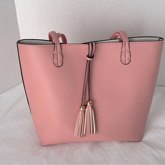 Imoshion Handbags - Imoshion Women's Reversible Tote/Purse, Faux Leather, Gold-Toned Tassel Detail